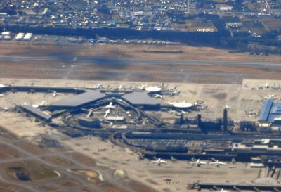 An_aerial_view_of_Narita_International_Airport (400x273).jpg